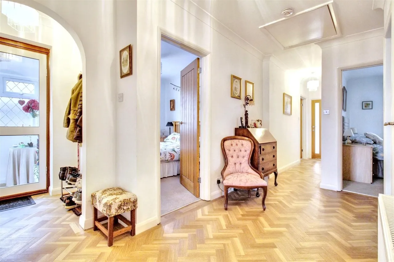 Alinora Crescent, Goring-By-Sea, Worthing, photo 21