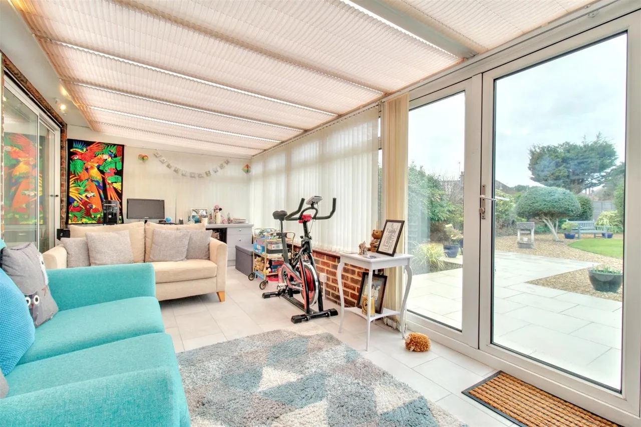 Alinora Crescent, Goring-By-Sea, Worthing, photo 4