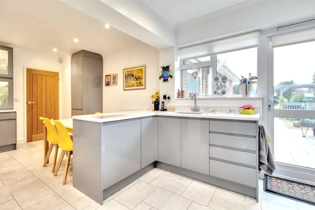 Alinora Crescent, Goring-By-Sea, Worthing, photo 10