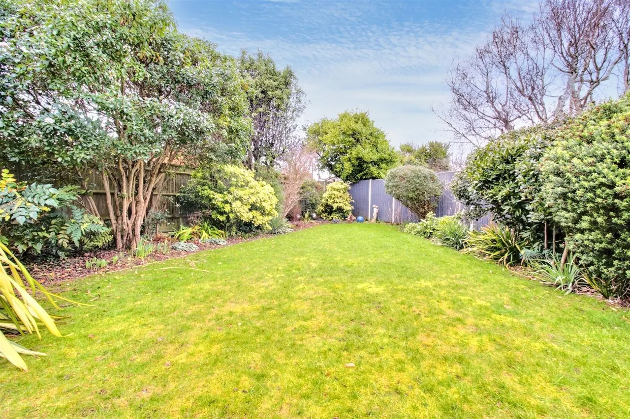 Alinora Crescent, Goring-By-Sea, Worthing, photo 29