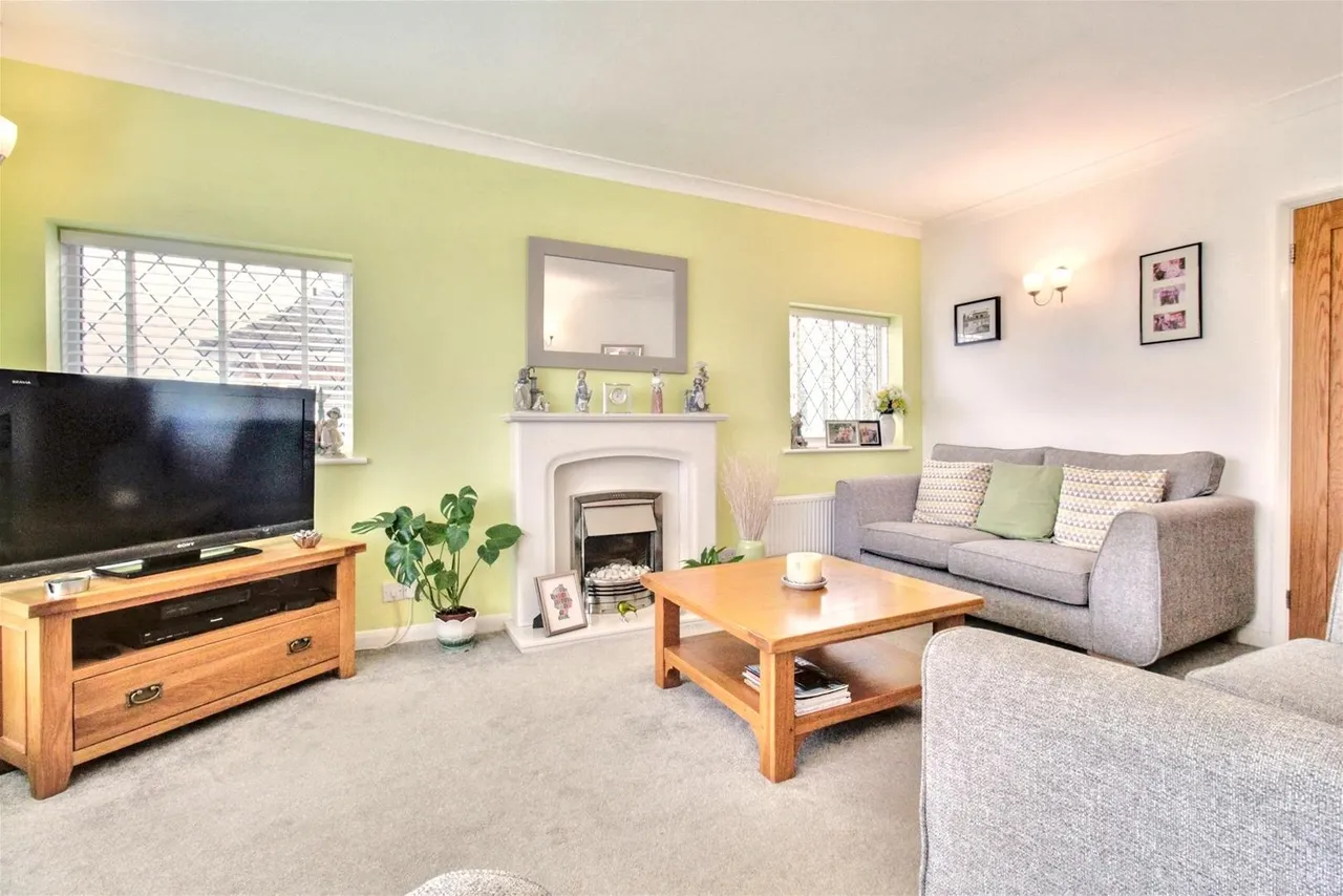 Alinora Crescent, Goring-By-Sea, Worthing, photo 16