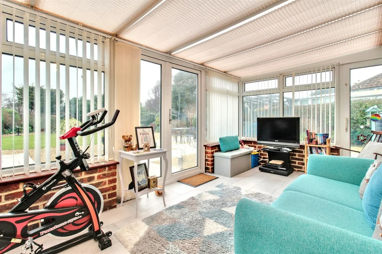 Alinora Crescent, Goring-By-Sea, Worthing, photo 15