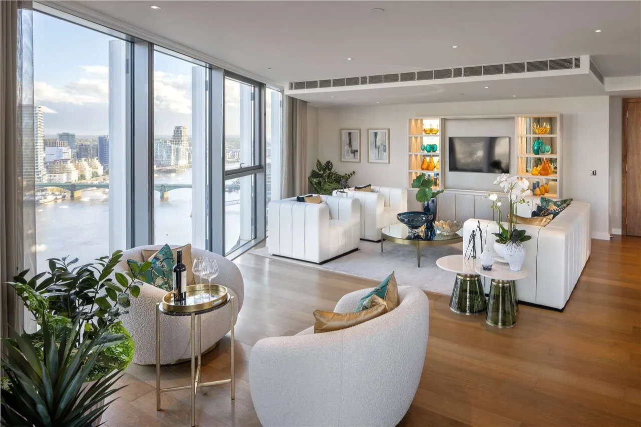 Chelsea Waterfront, Waterfront Drive, London, SW10 0BF, photo 2