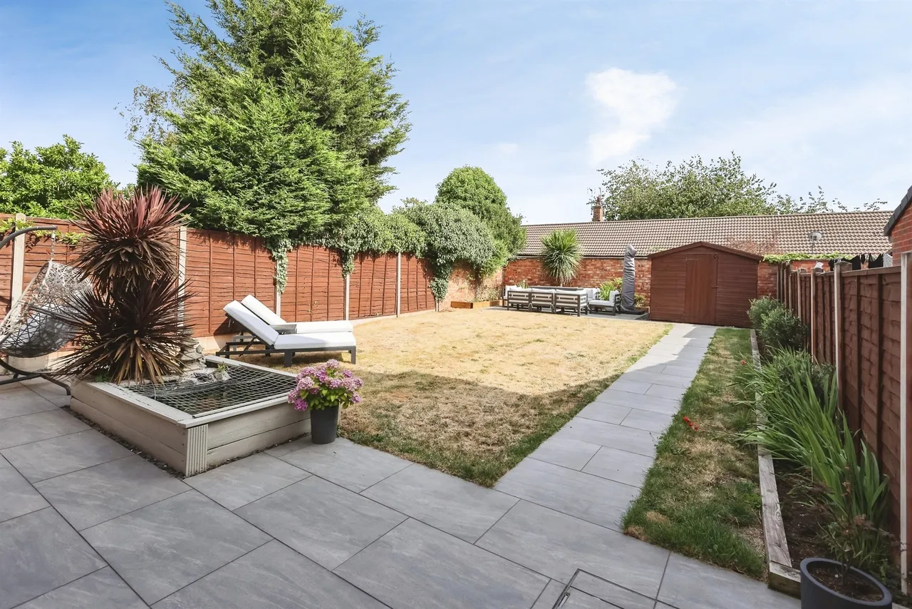 Broom Close, Castle Bromwich, B36, photo 15