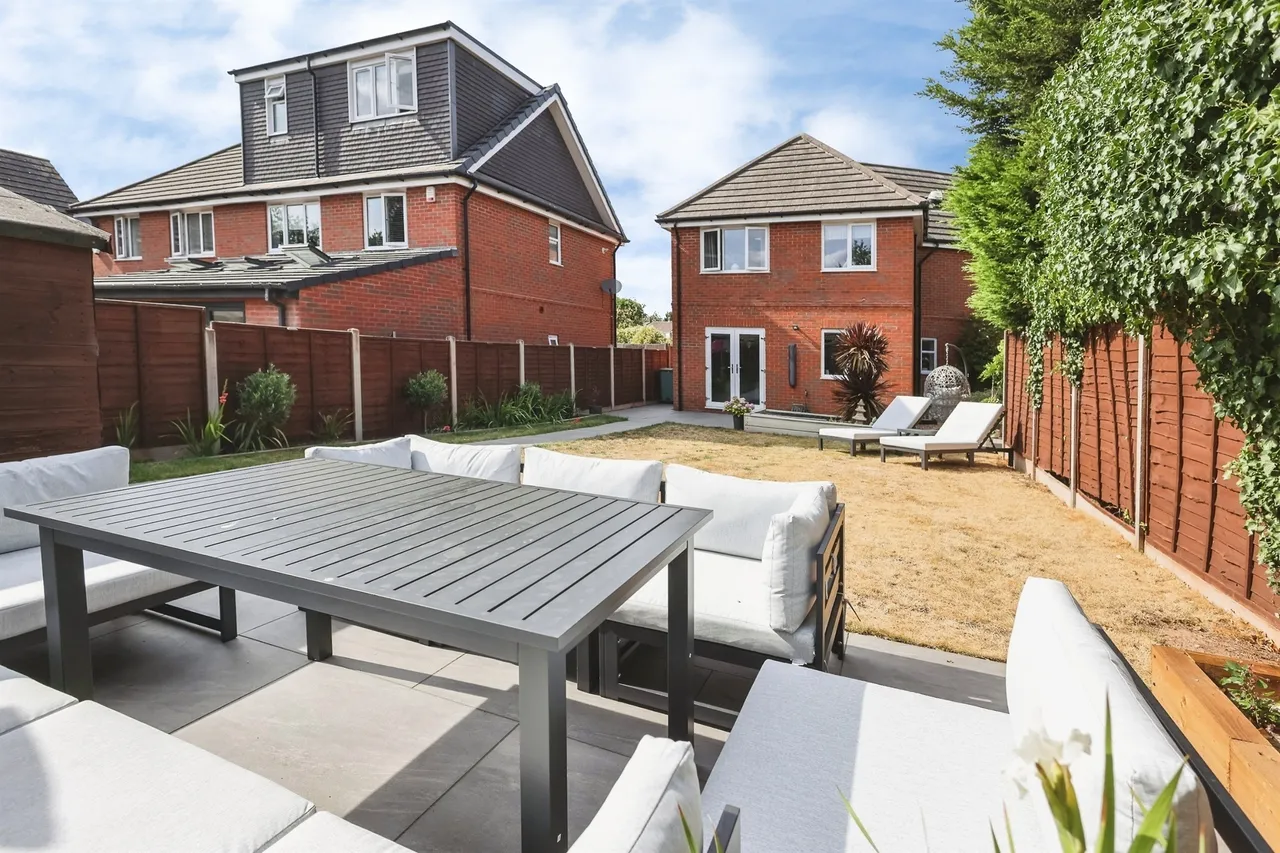 Broom Close, Castle Bromwich, B36, photo 14