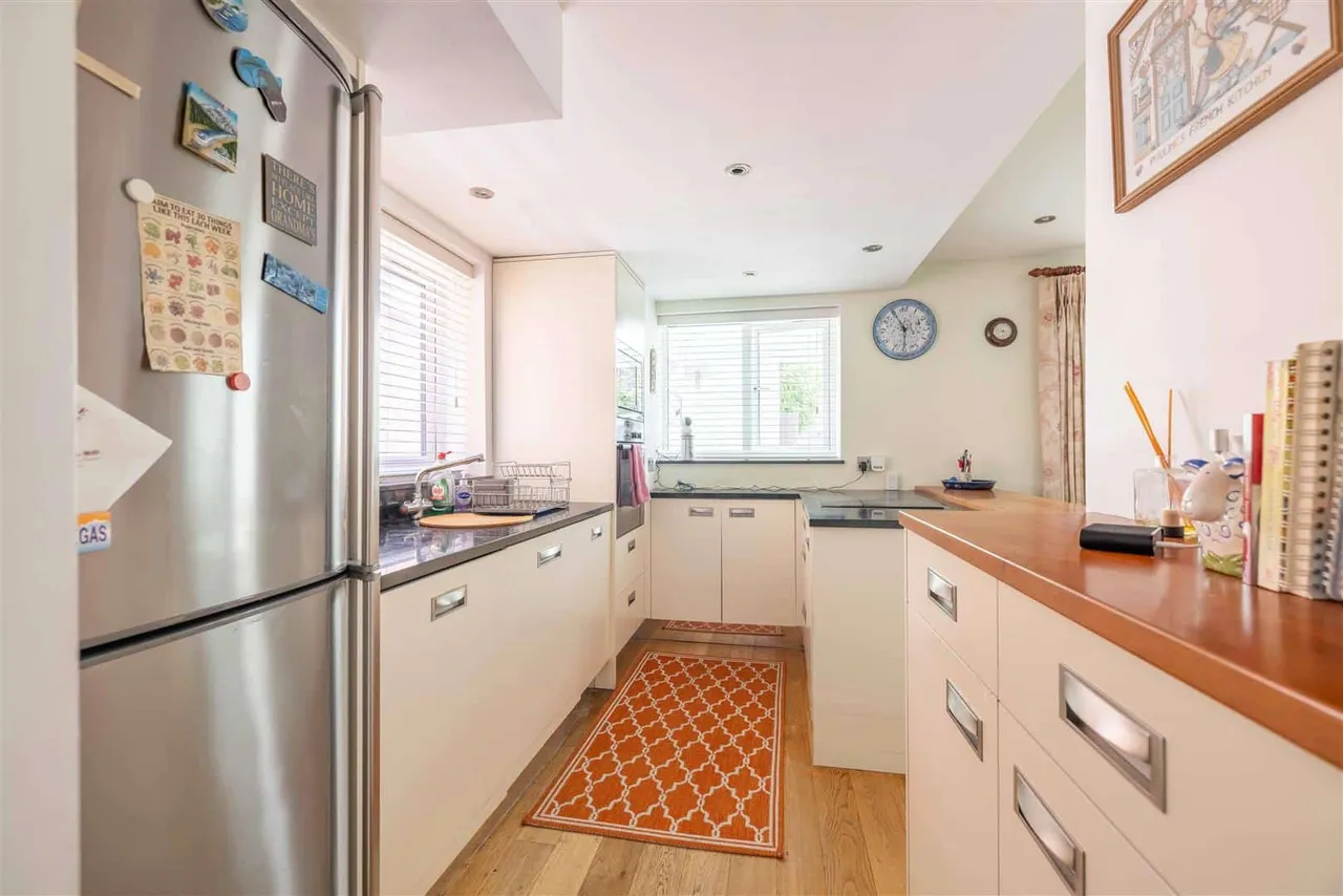 Meadow Way, Old Windsor, Windsor, SL4 2NX, photo 4