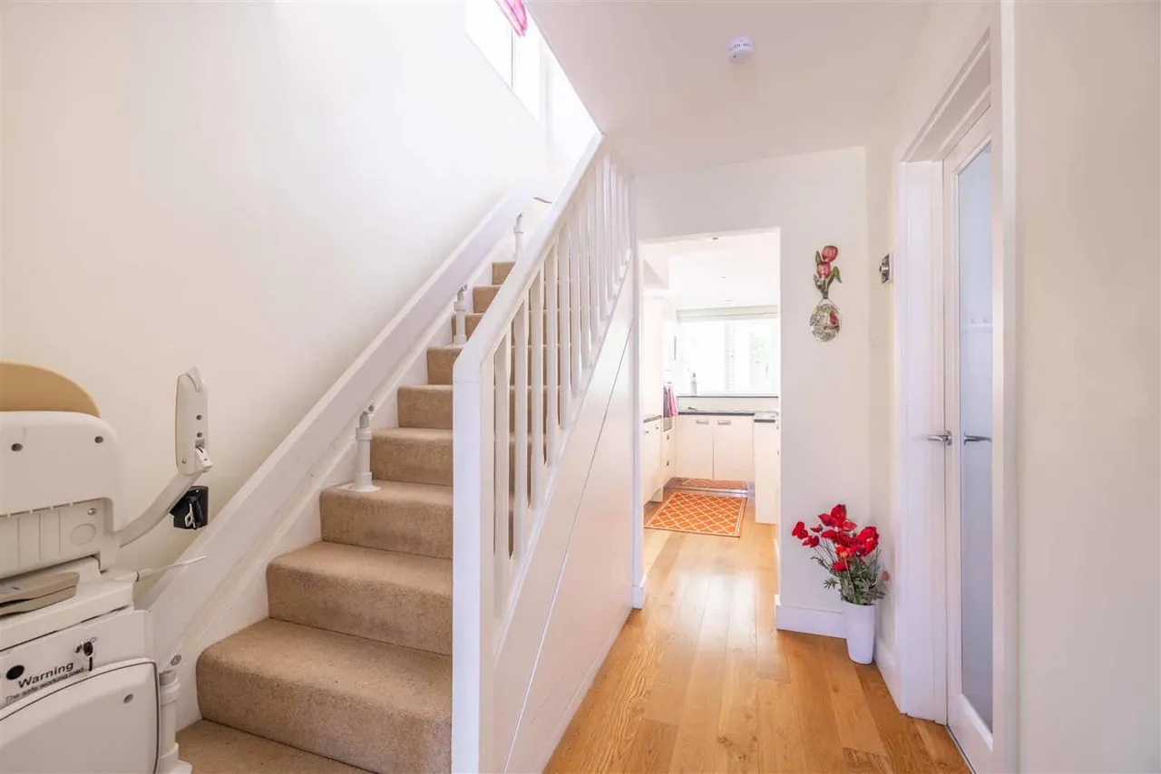 Meadow Way, Old Windsor, Windsor, SL4 2NX, photo 2