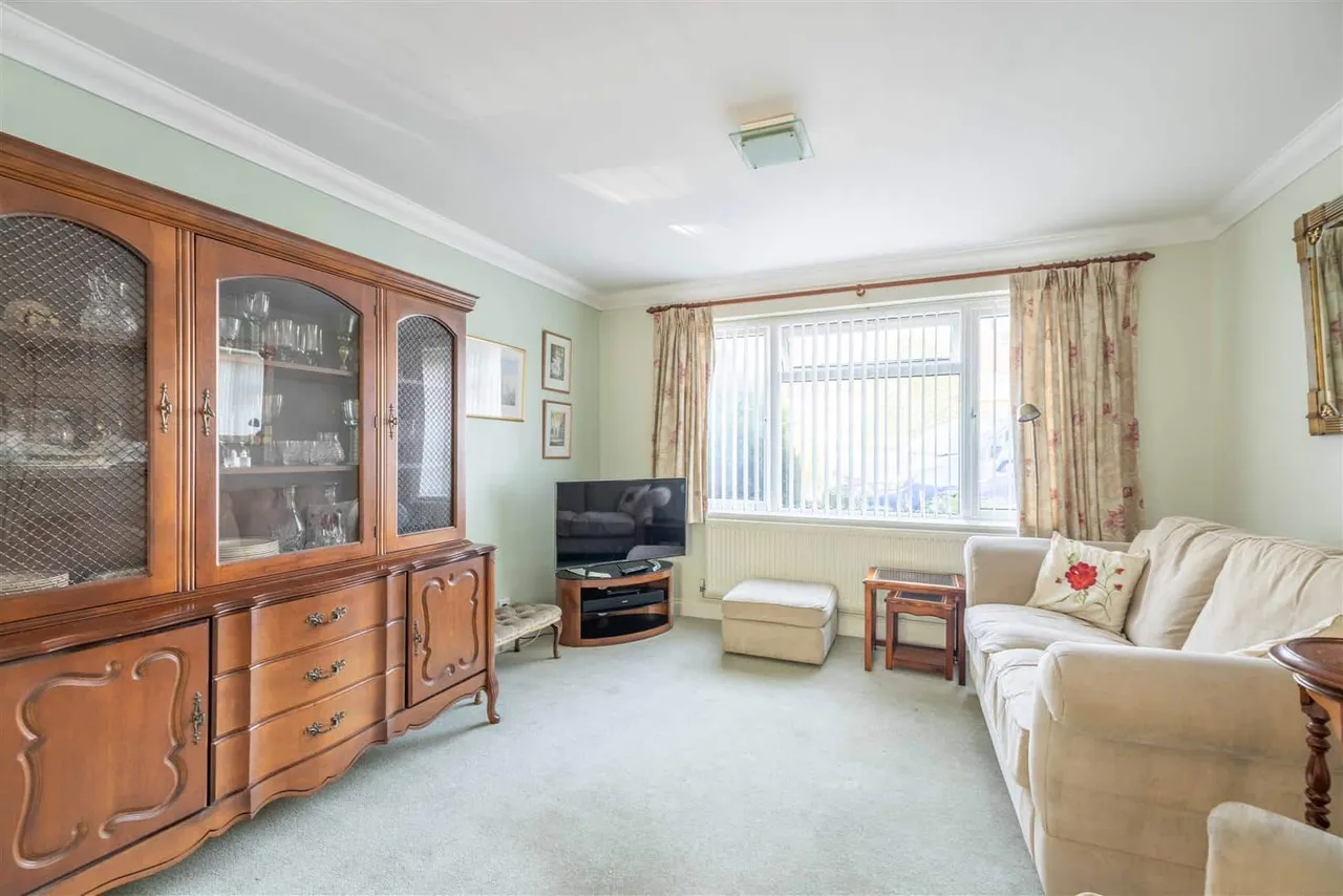 Meadow Way, Old Windsor, Windsor, SL4 2NX, photo 3