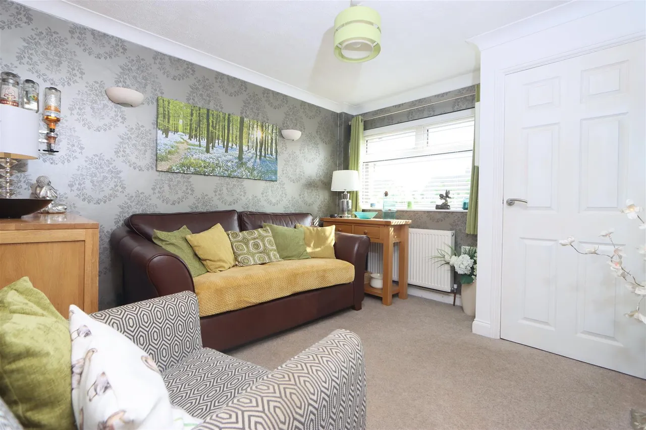 Ferndale Crescent, Kidderminster, photo 9