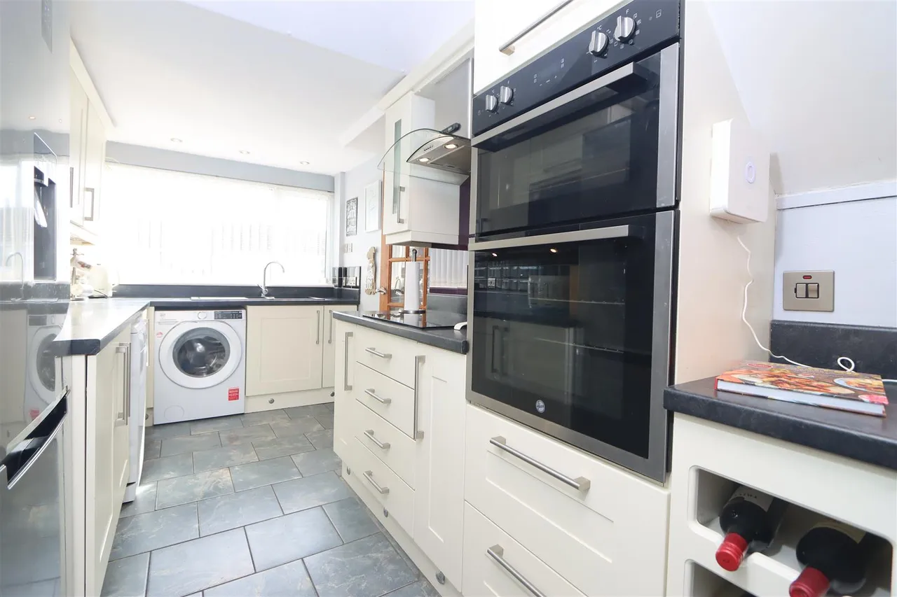 Ferndale Crescent, Kidderminster, photo 5