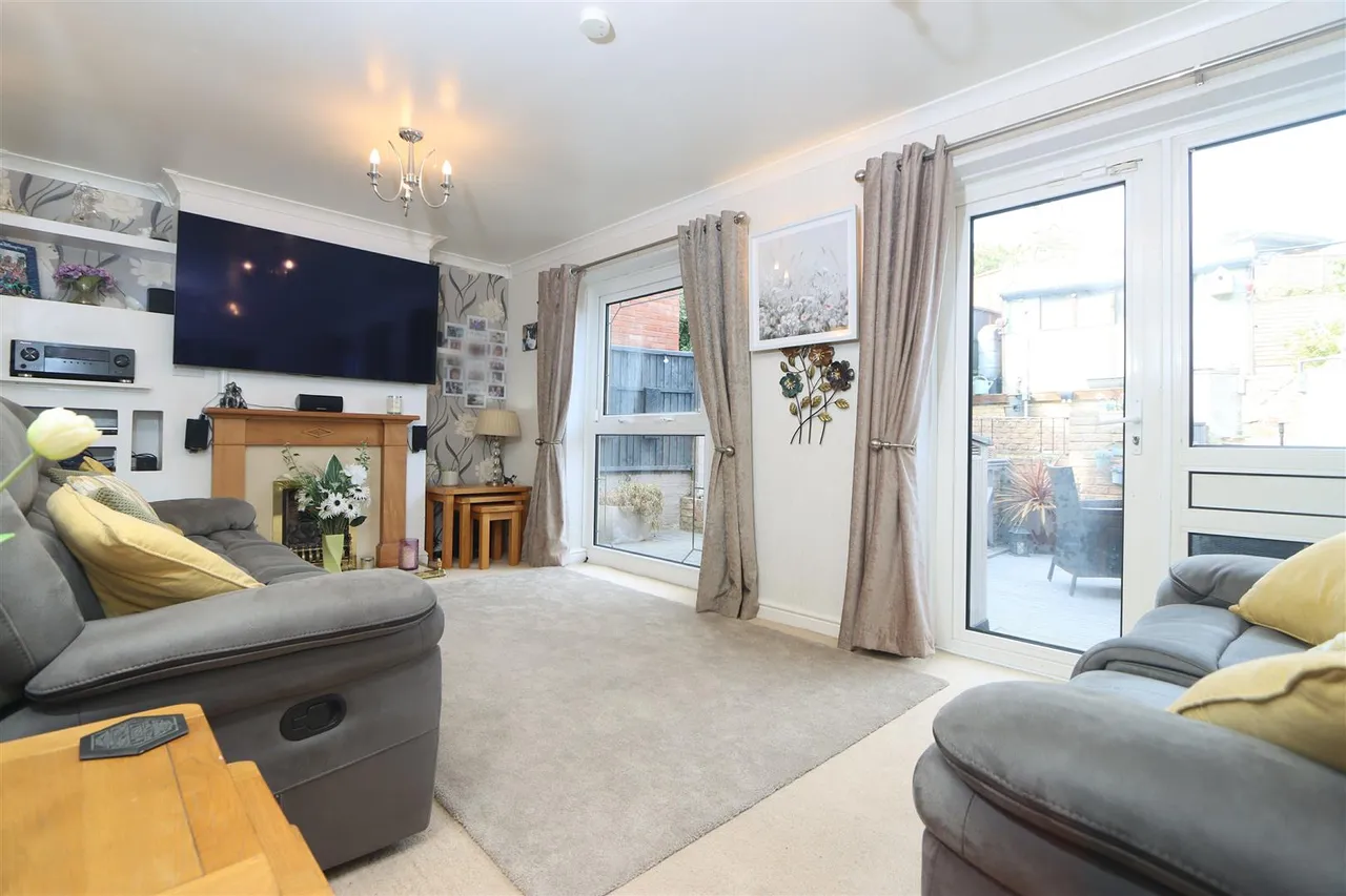 Ferndale Crescent, Kidderminster, photo 7