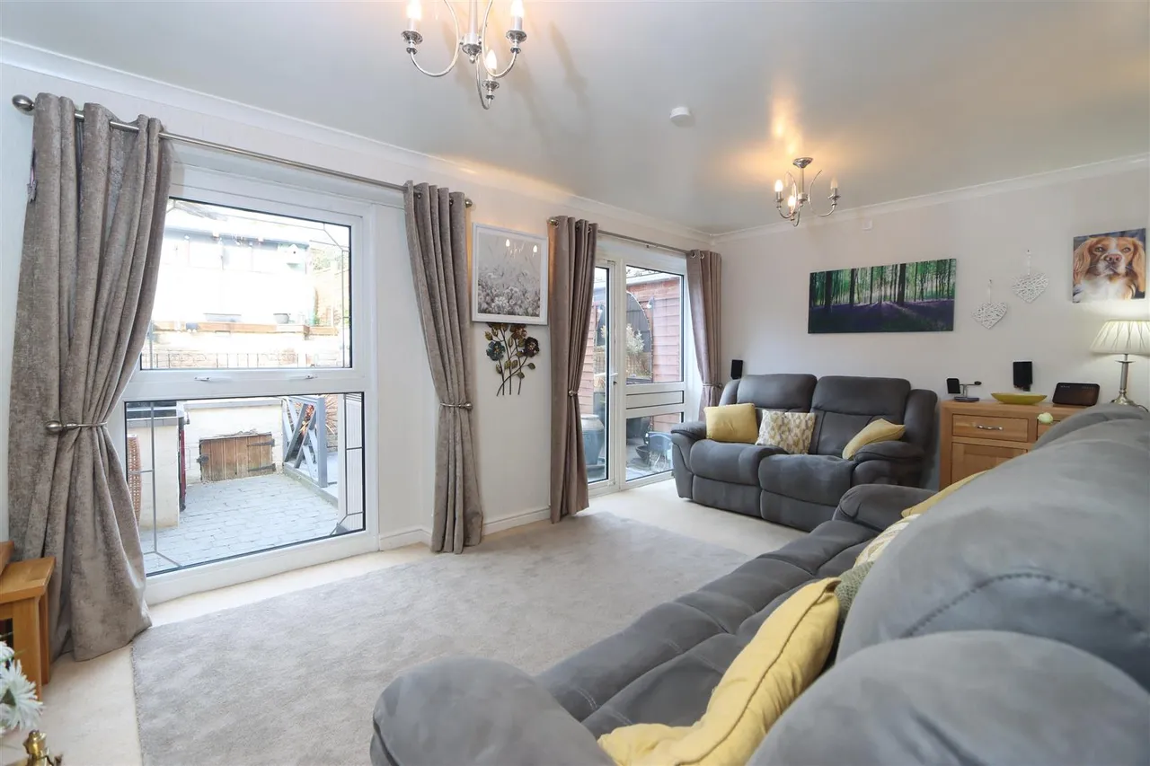 Ferndale Crescent, Kidderminster, photo 8
