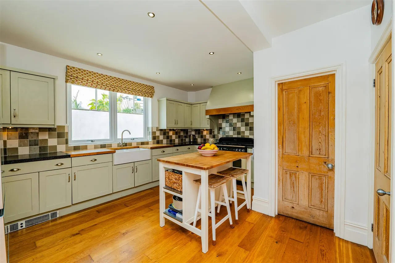 Redbrink Crescent, Barry, CF62, photo 13