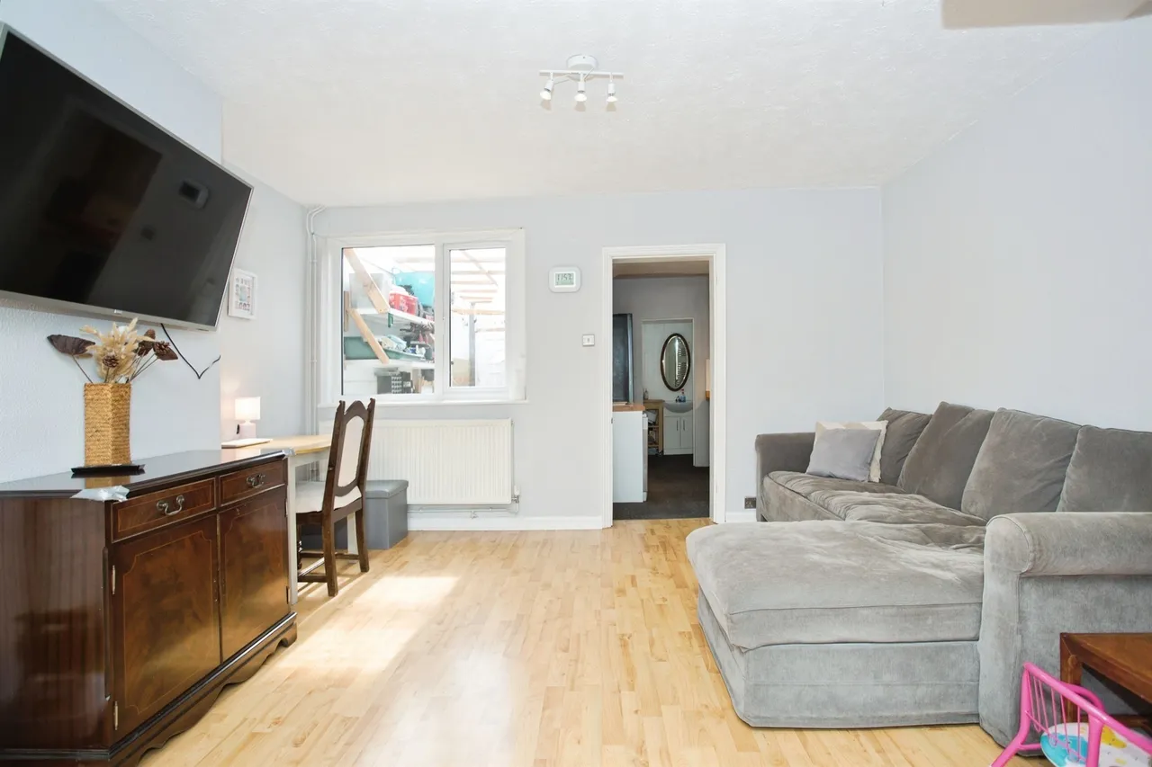 New Cheveley Road, Newmarket, photo 3