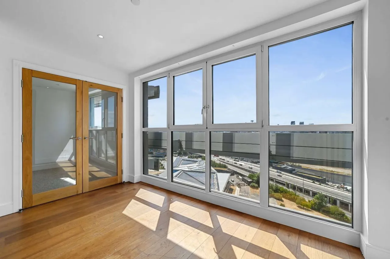 Western Gateway, Royal Docks, E16, photo 16