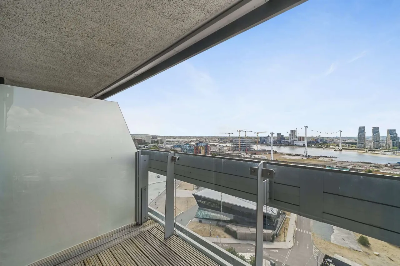 Western Gateway, Royal Docks, E16, photo 4