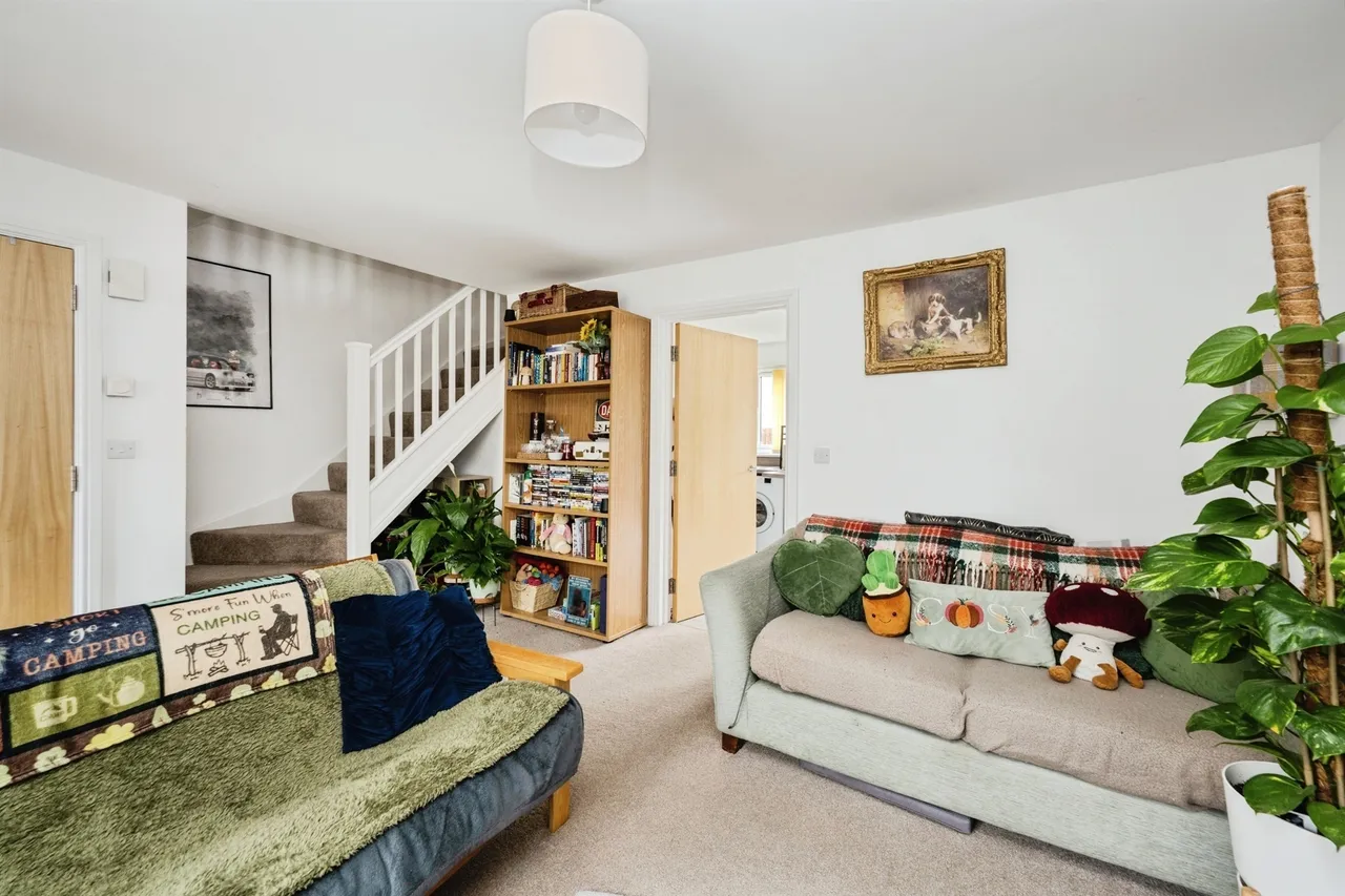 Clos Coed Derw Llanelli, SA14, photo 5
