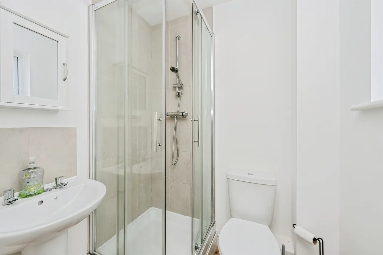 Clos Coed Derw Llanelli, SA14, photo 13