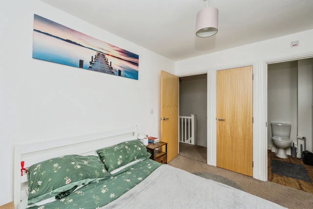 Clos Coed Derw Llanelli, SA14, photo 12