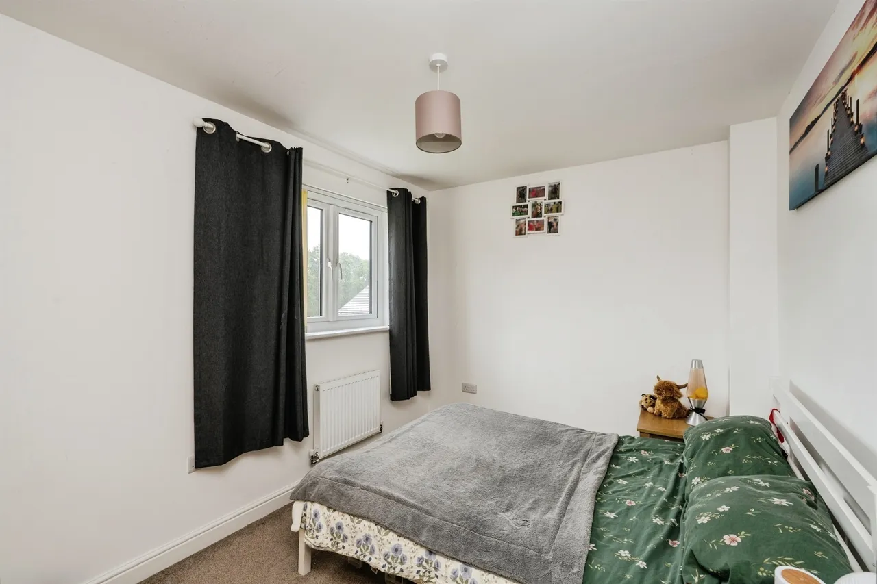 Clos Coed Derw Llanelli, SA14, photo 11