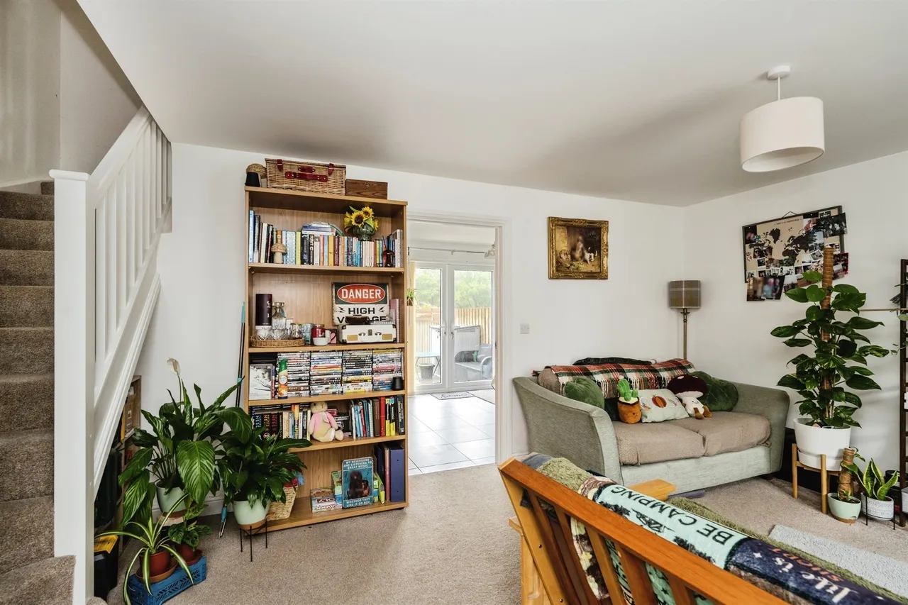Clos Coed Derw Llanelli, SA14, photo 4
