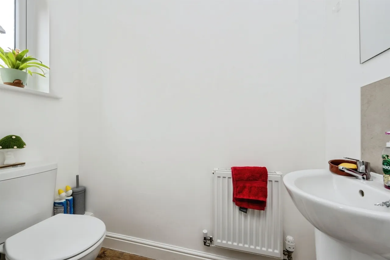 Clos Coed Derw Llanelli, SA14, photo 17