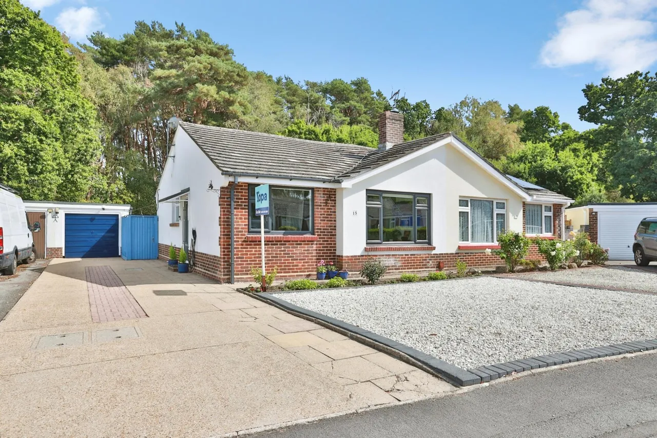 2 bed house for sale, Forest Way, Wimborne, BH21