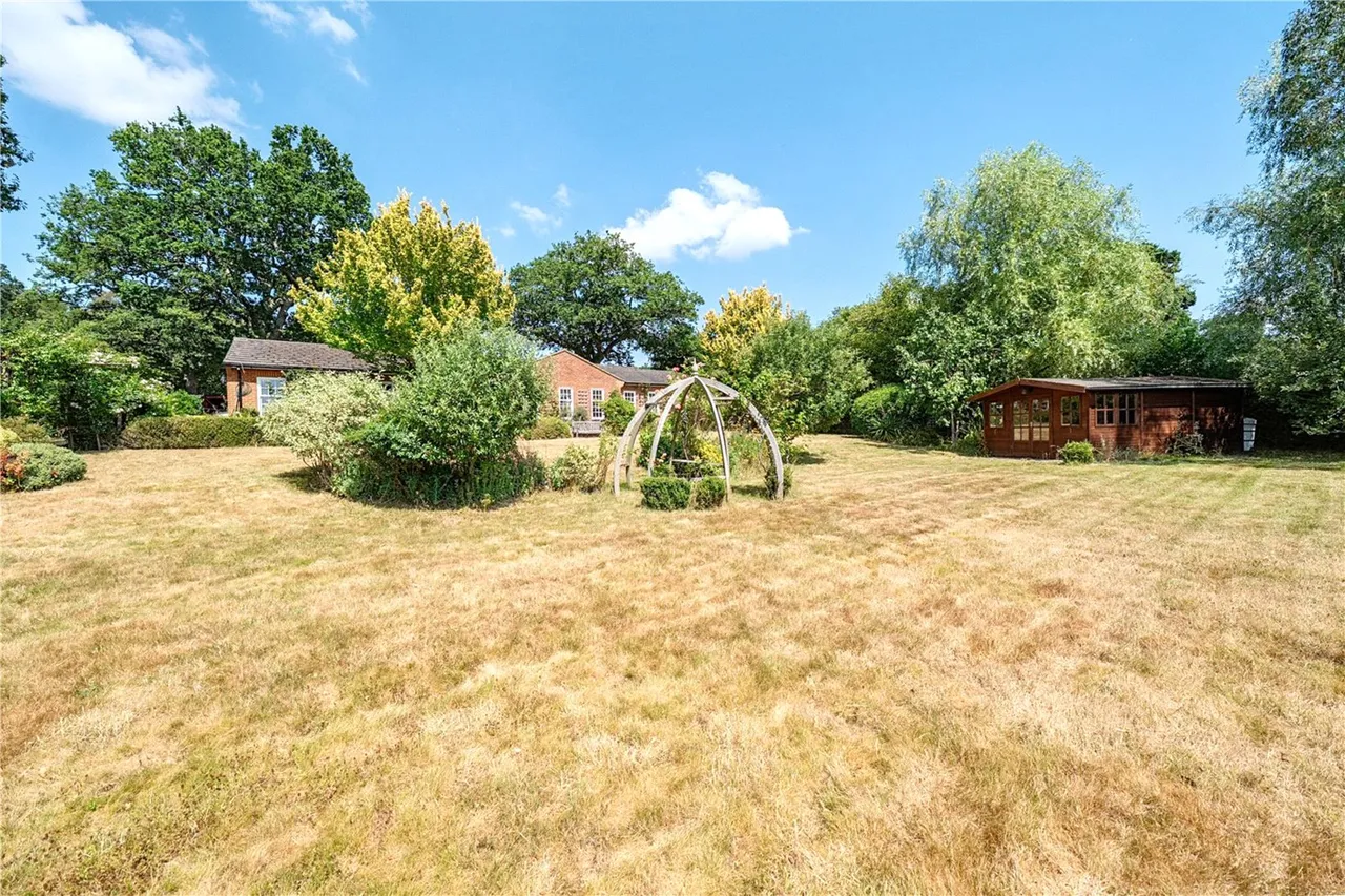 Arrow Lane, Hartley Wintney, Hampshire, RG27 8LR, photo 16