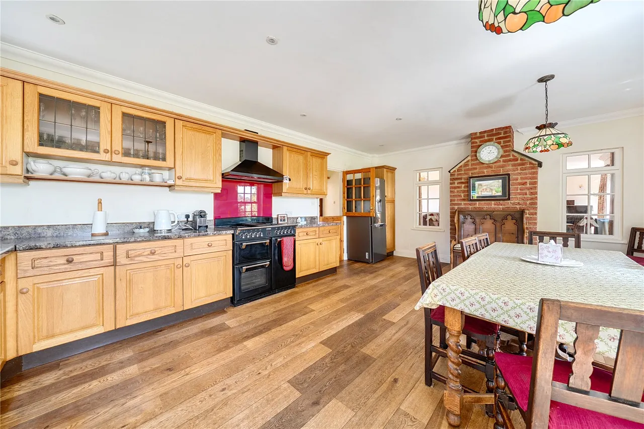 Arrow Lane, Hartley Wintney, Hampshire, RG27 8LR, photo 3