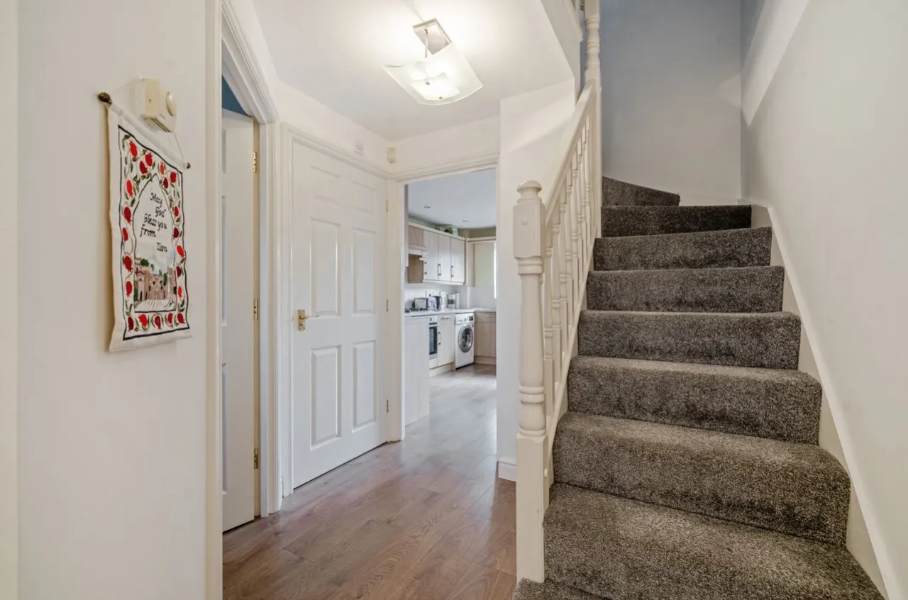 Carson Avenue, Dinnington, S25, photo 8