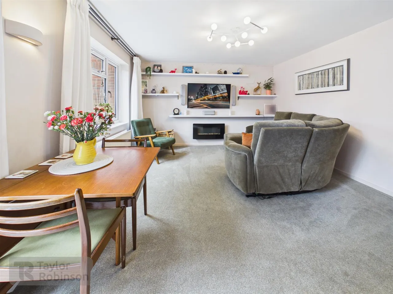 Jackson Road, Broadfield, RH11, photo 4