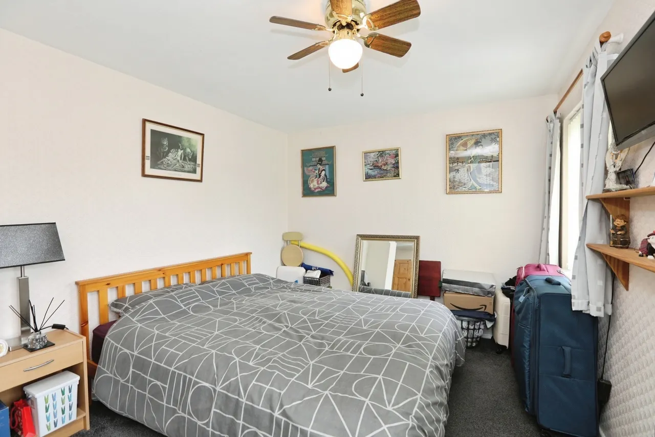 Lodge Close, Crawley, RH11, photo 12
