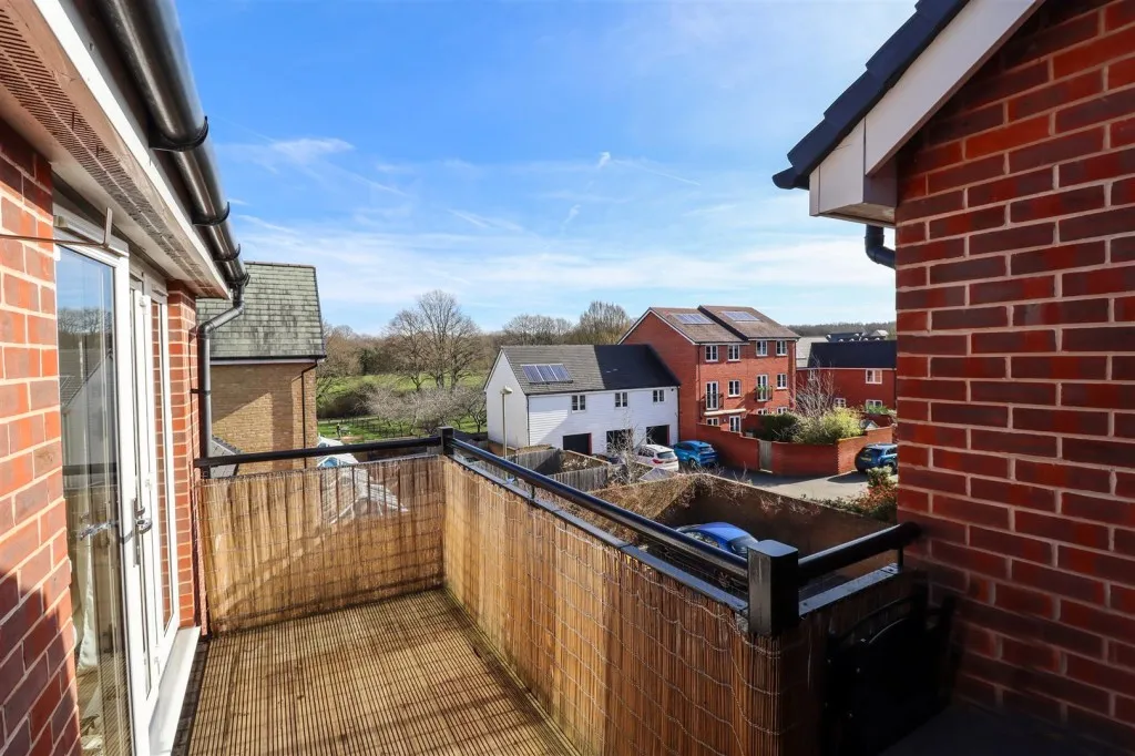 Newton Drive, Church Crookham, photo 10