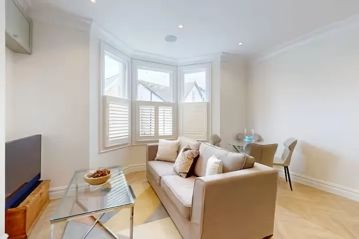 Larkfield Road Richmond TW9, photo 3