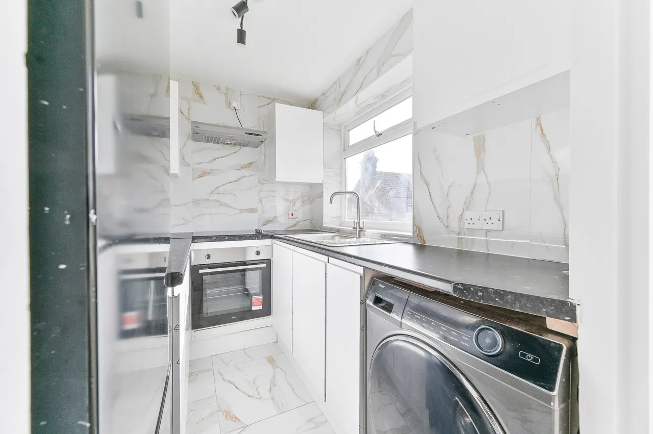 7 Oak House, 159 Croydon Road, London, photo 5