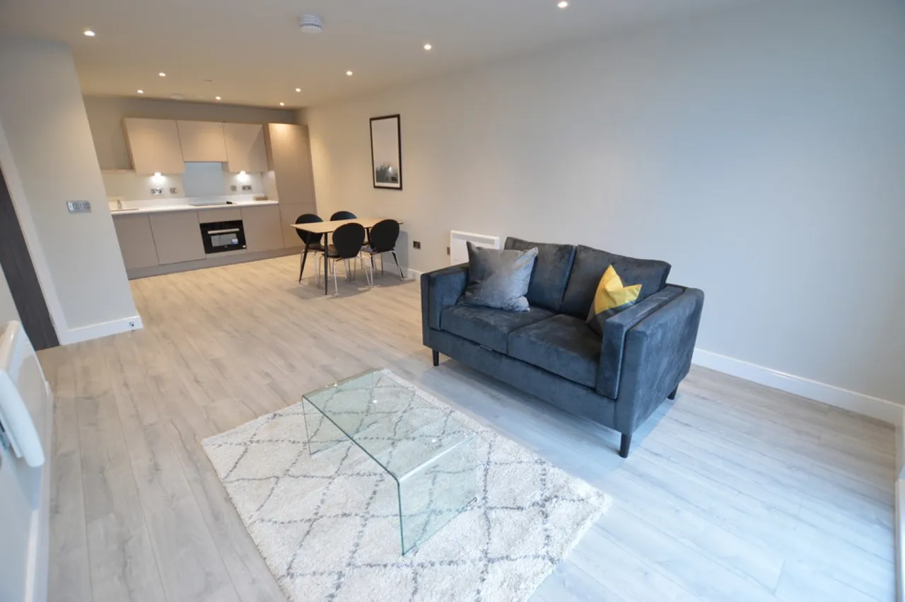 2 bed flat for sale, Steel House, SL2