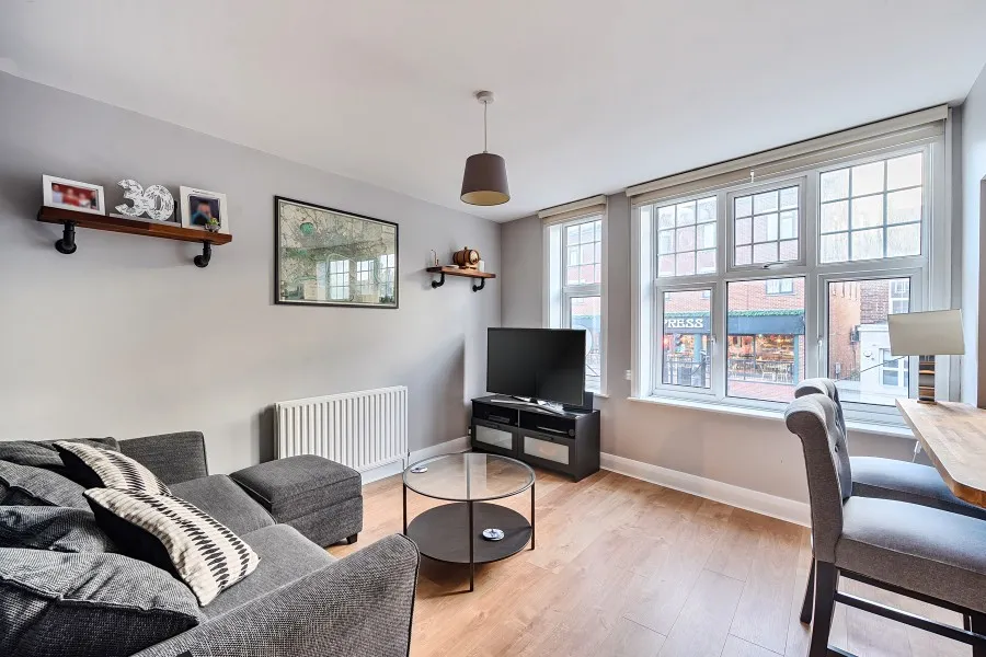 Central Road, Worcester Park, KT4, photo 2