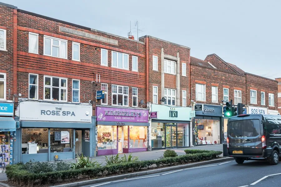 1 bed flat to rent, Central Road, Worcester Park, KT4