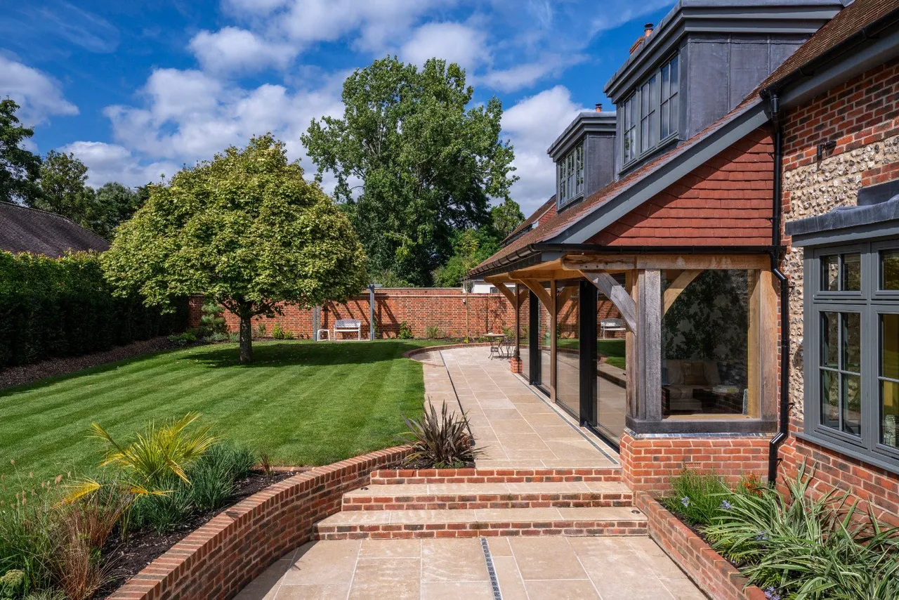 Prinsted Lane, Prinsted, Emsworth, Hampshire, PO10 8HS, photo 8