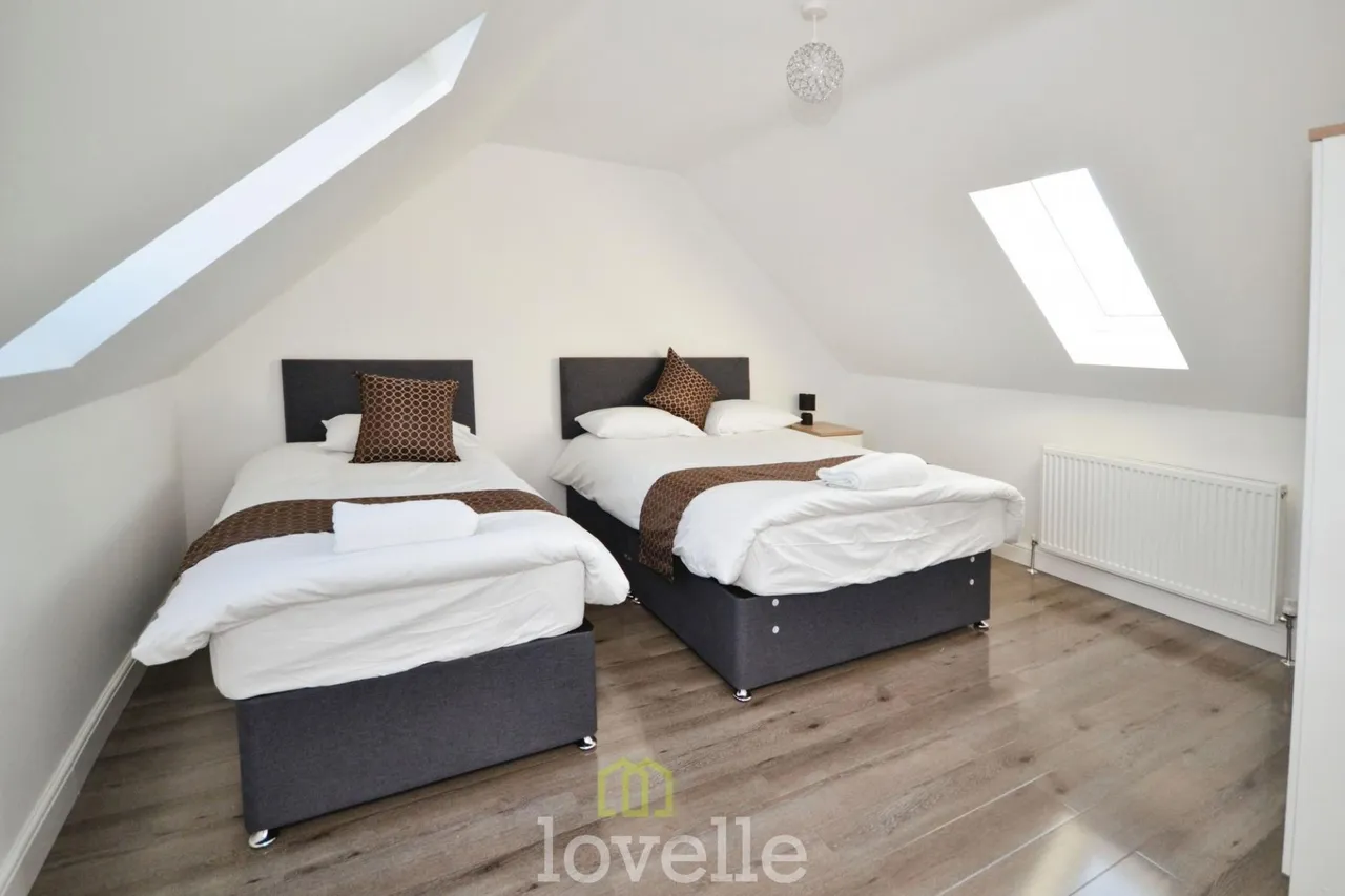 Poplars Close, New Waltham, DN36, photo 24