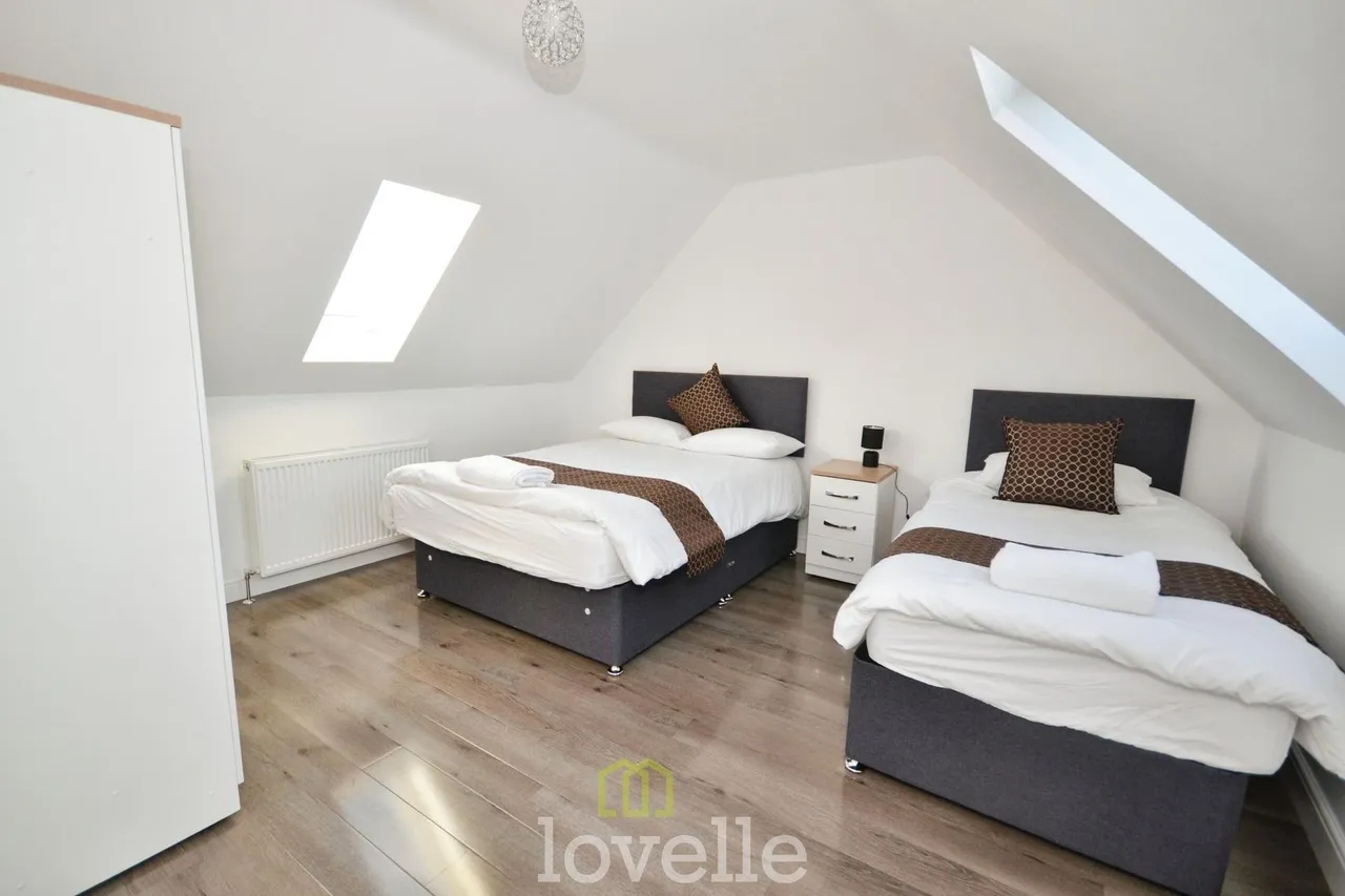 Poplars Close, New Waltham, DN36, photo 23