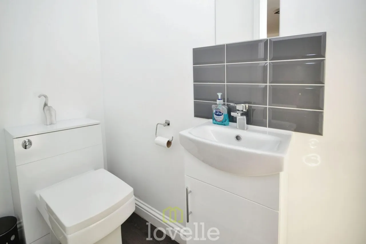 Poplars Close, New Waltham, DN36, photo 6