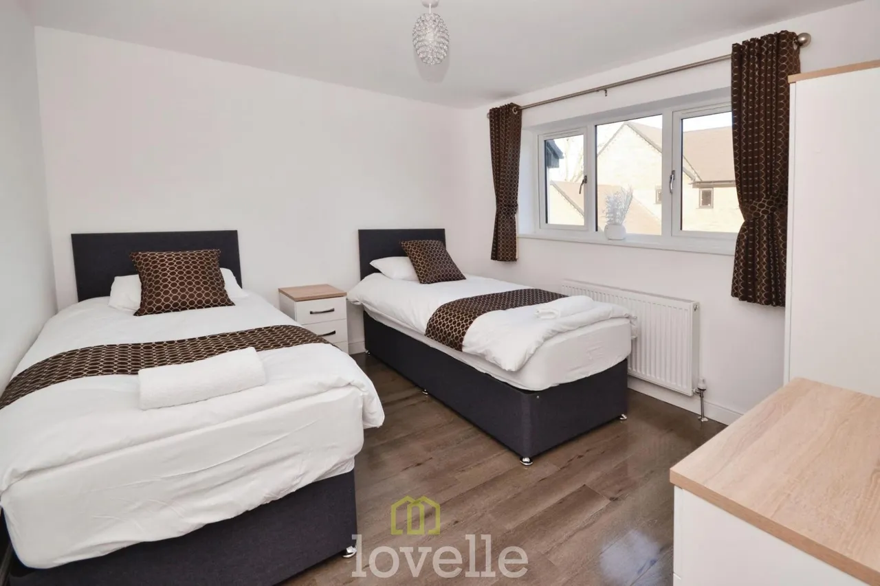 Poplars Close, New Waltham, DN36, photo 18