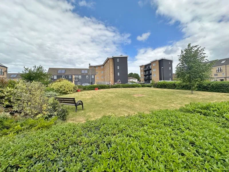 London Road West Thurrock, Grays, RM20, photo 12