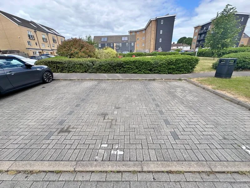 London Road West Thurrock, Grays, RM20, photo 11