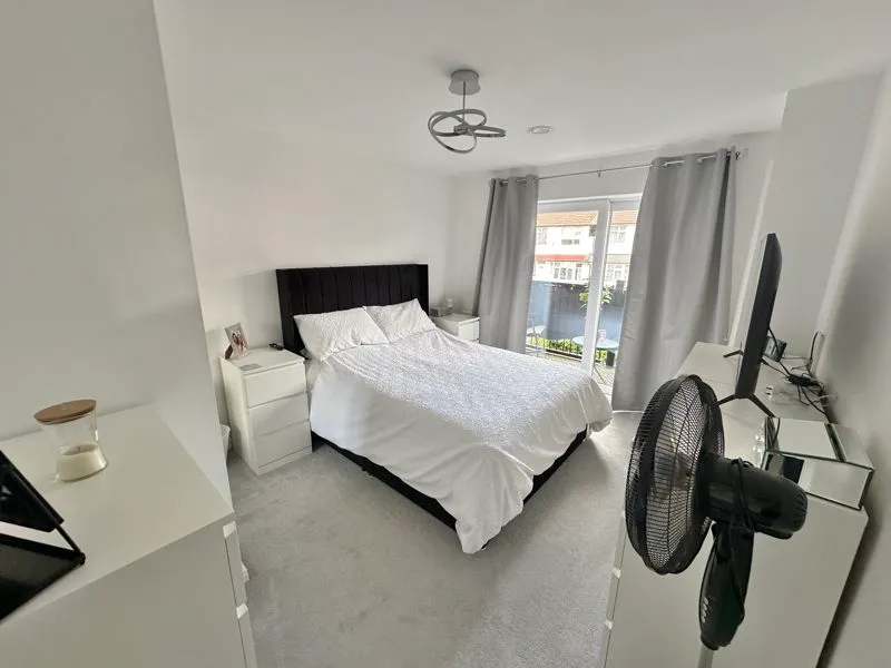 London Road West Thurrock, Grays, RM20, photo 6