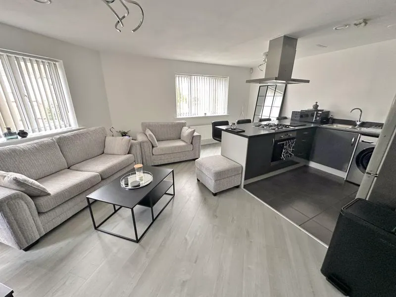 London Road West Thurrock, Grays, RM20, photo 2