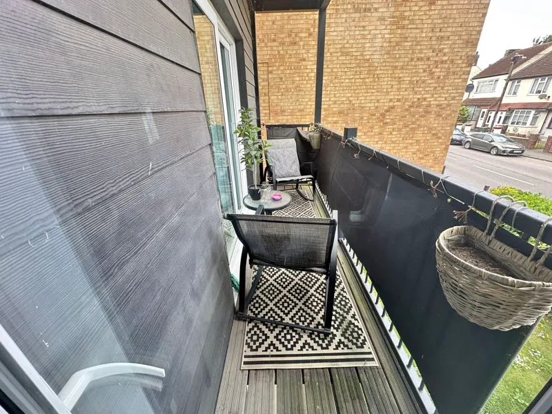 London Road West Thurrock, Grays, RM20, photo 9