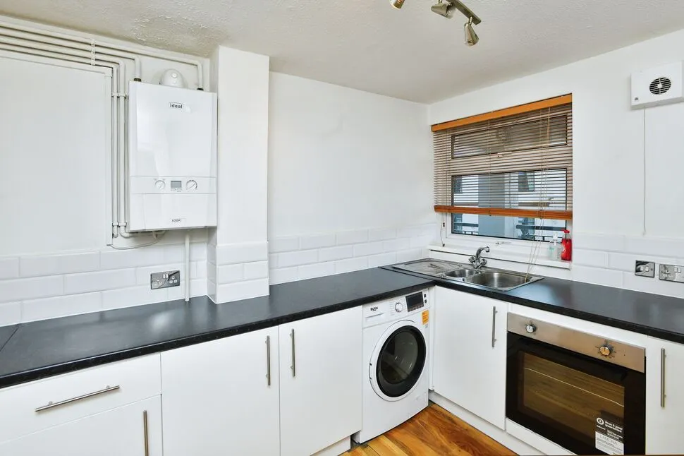 Vauxhall Street, Plymouth, PL4, photo 2