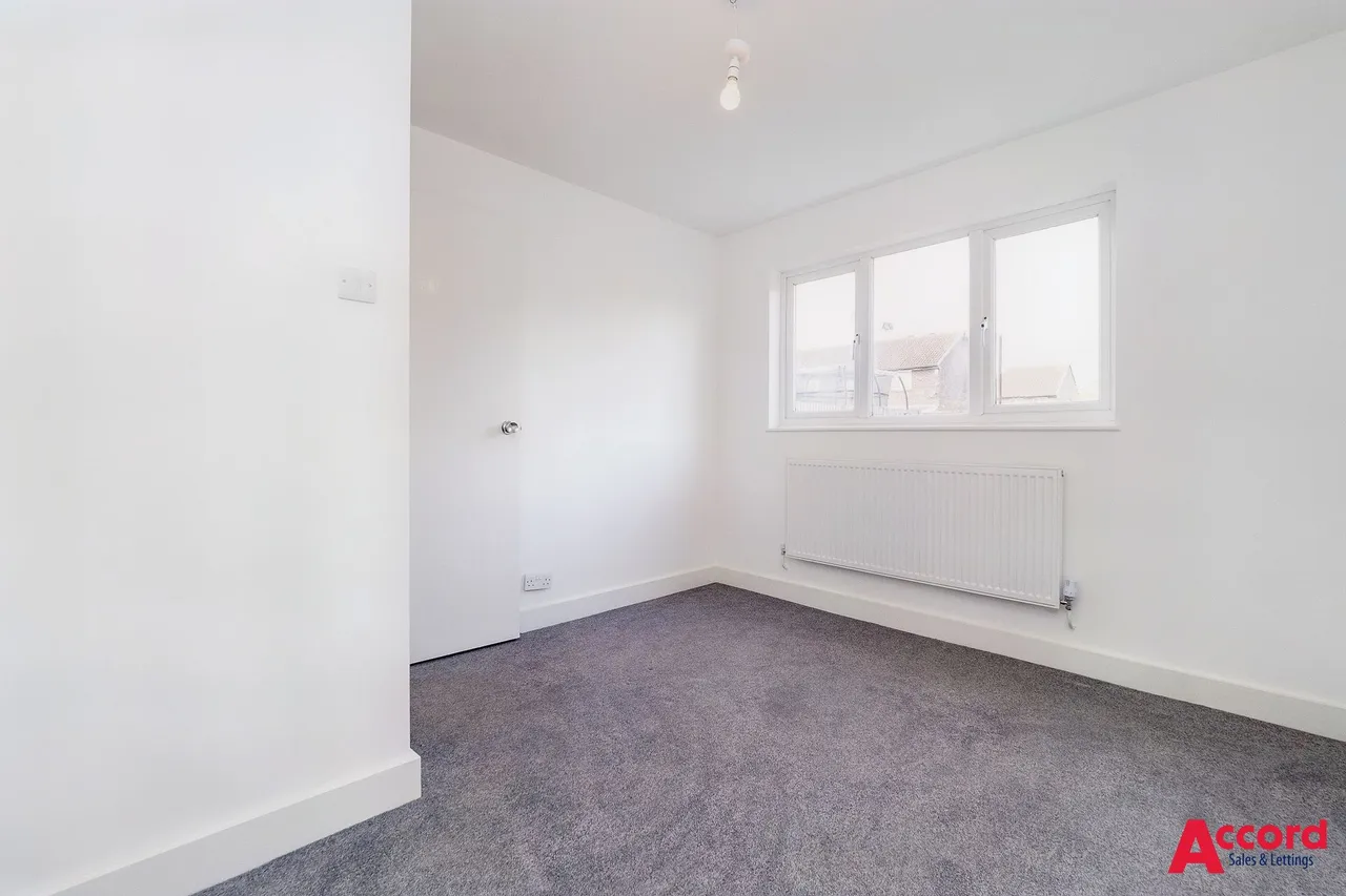 Juniper Way, Romford, RM3, photo 6